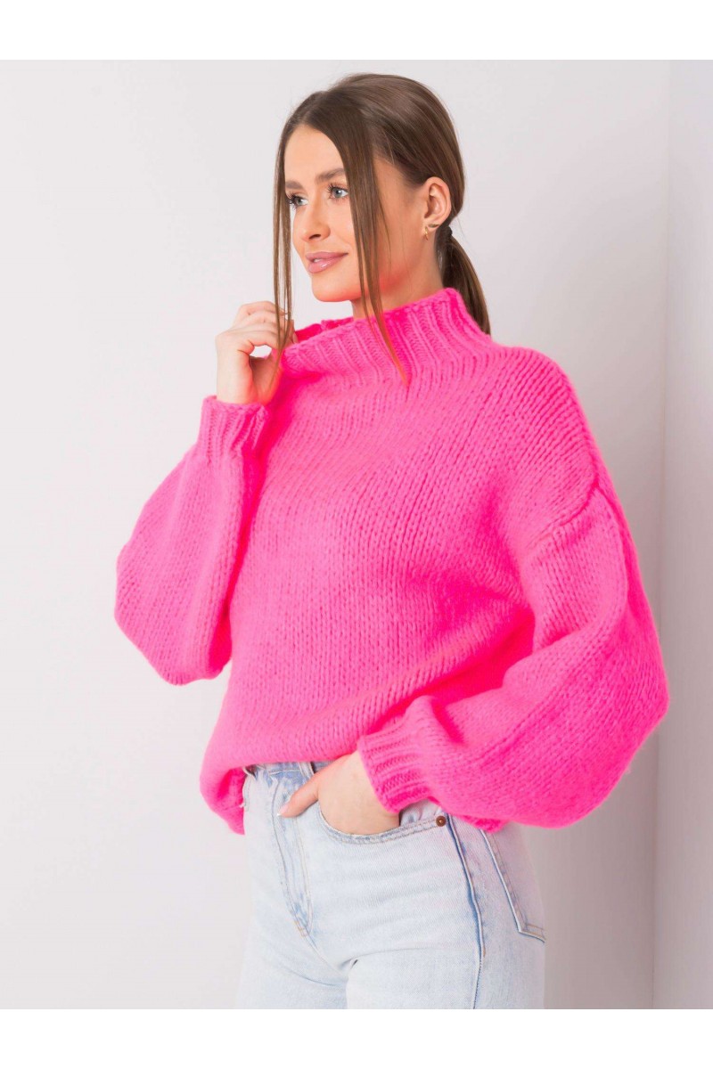 Farebný sveter z mäkkej pleteniny 